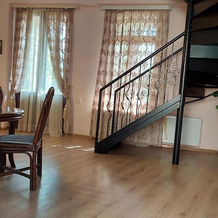 Anano Apartment On Botanikuri Tbilisi Buitenkant foto