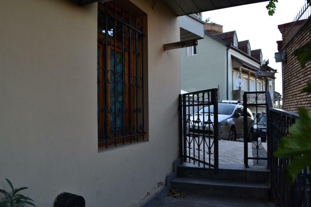 Anano Apartment On Botanikuri Tbilisi Buitenkant foto