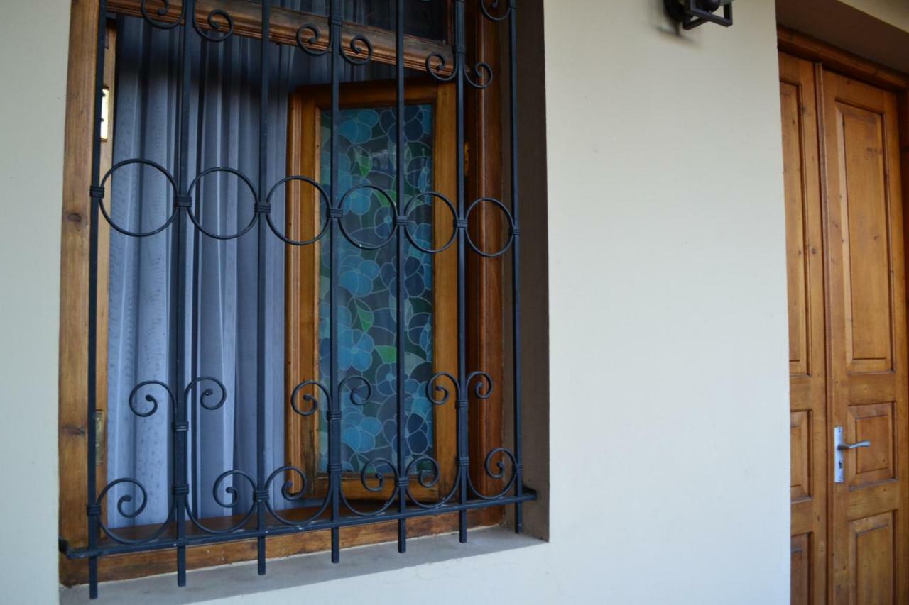 Anano Apartment On Botanikuri Tbilisi Buitenkant foto
